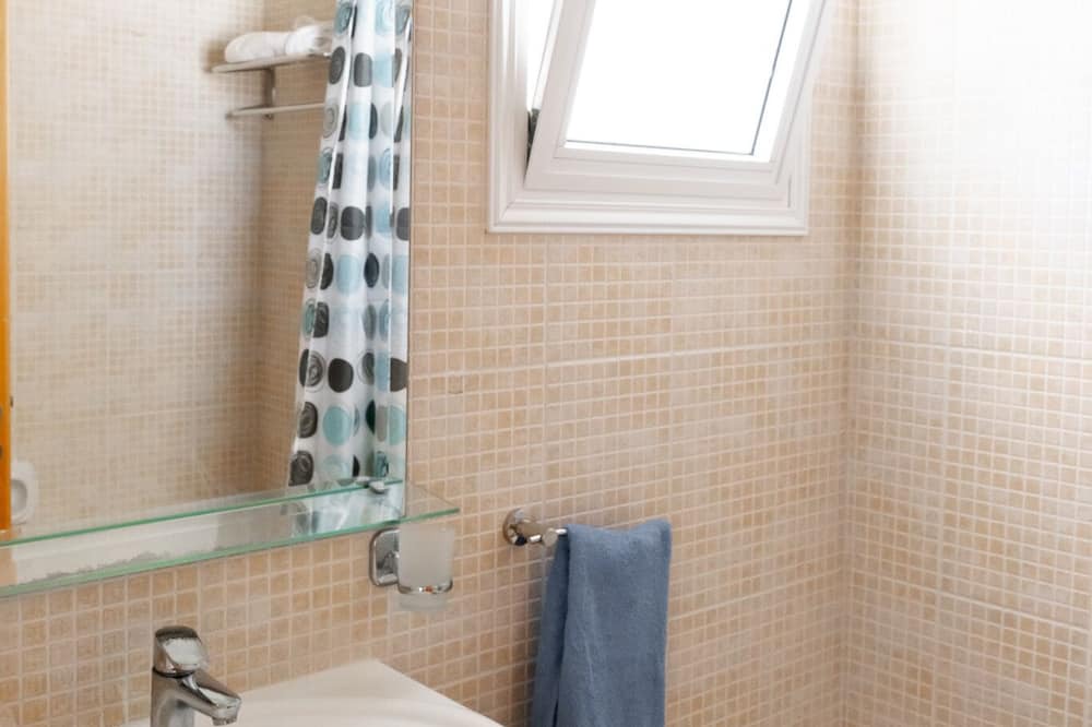 Photo of Bathroom in Latsi