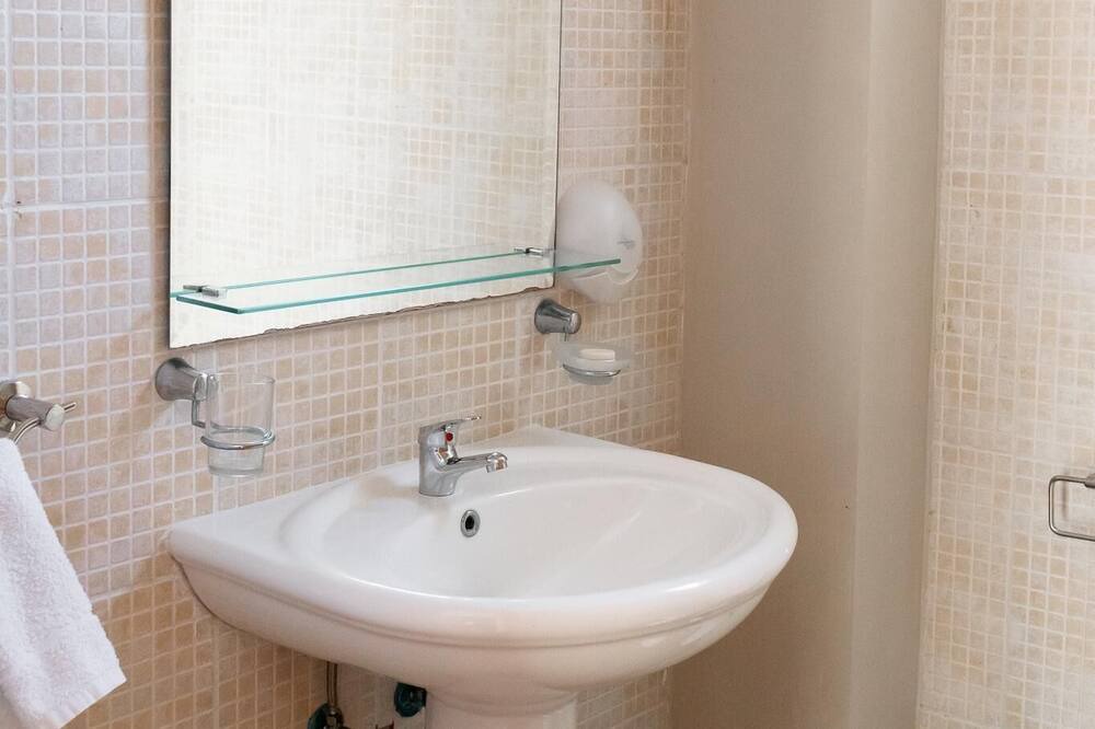 Photo of Bathroom in Latsi