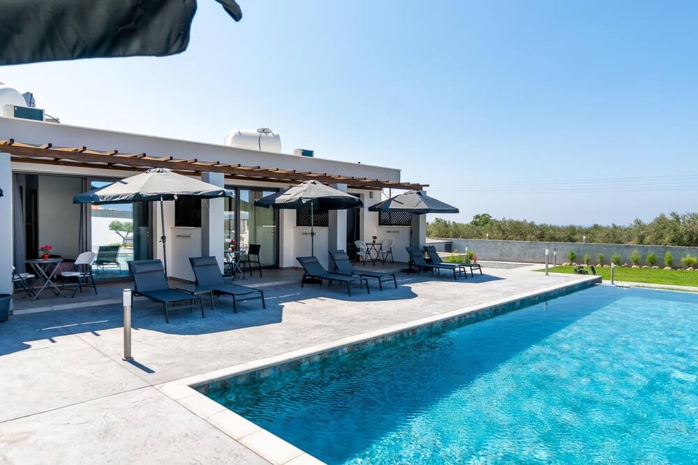 Photo of Outdoor in Peyia Town