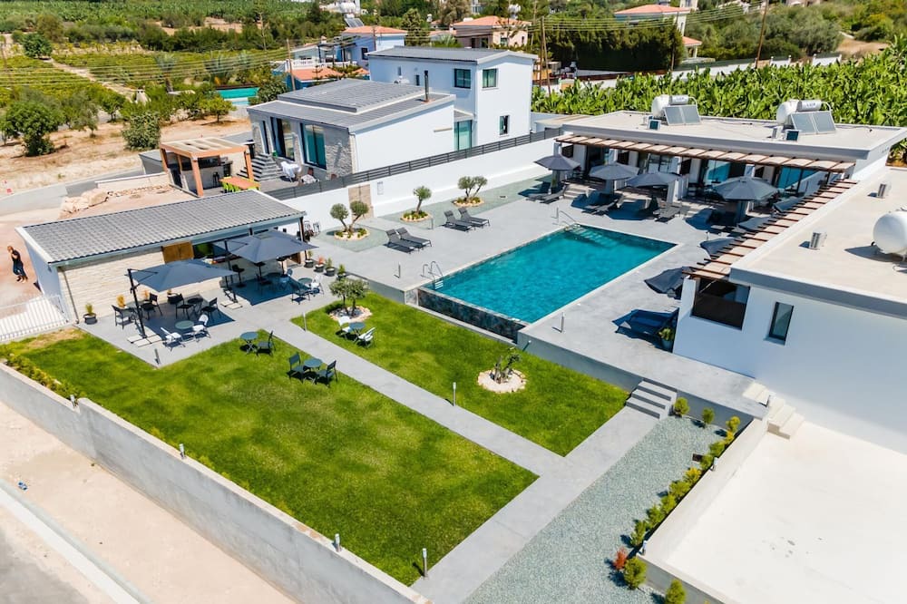 Photo of Outdoor in Peyia Town