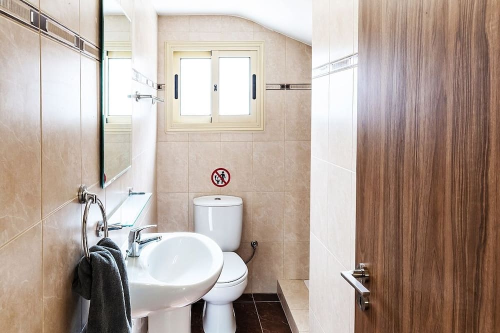 Photo of Bathroom in Polis