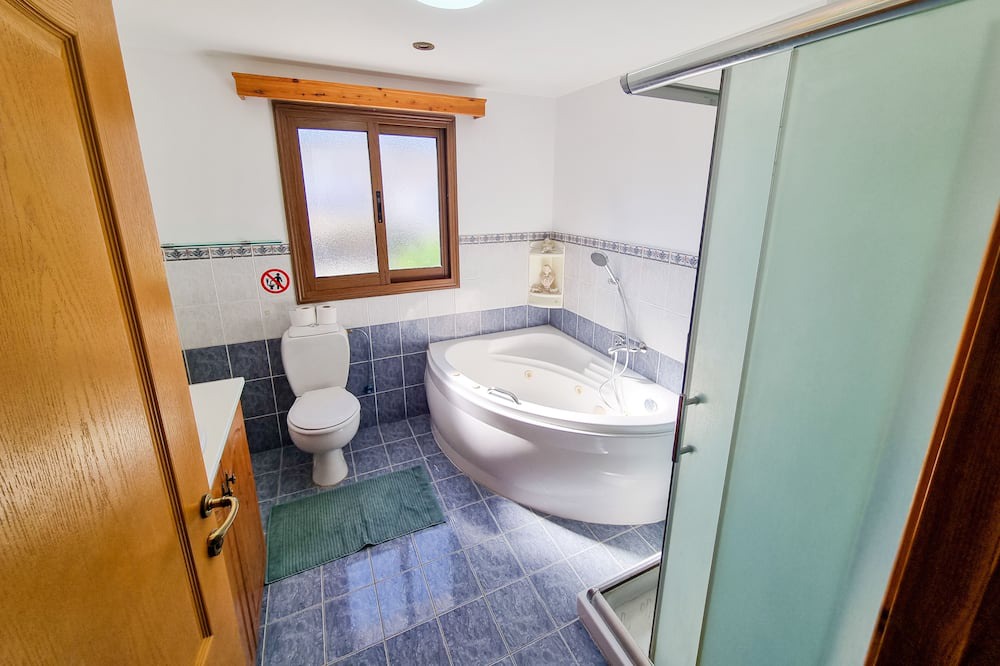 Photo of Bathroom in Agios Theodoros