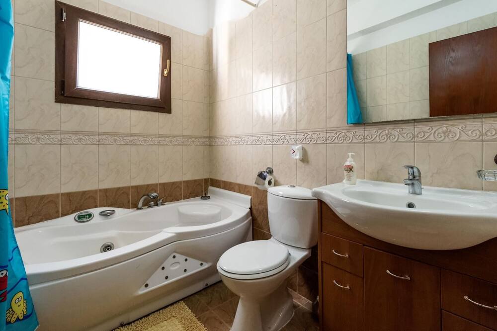 Photo of Bathroom in Argaka
