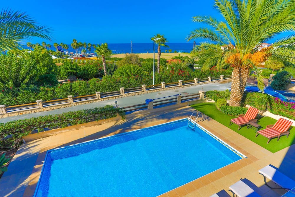 Photo of Outdoor in Latsi