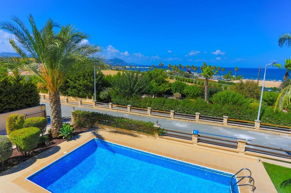Photo of Outdoor in Latsi