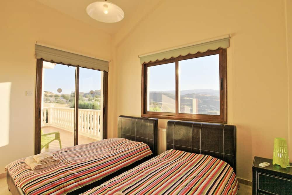 Photo of Bedroom in Pano Arodhes