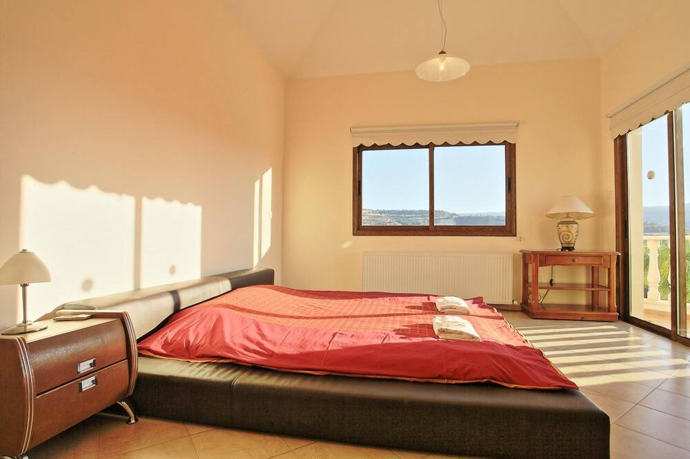 Photo of Bedroom in Pano Arodhes