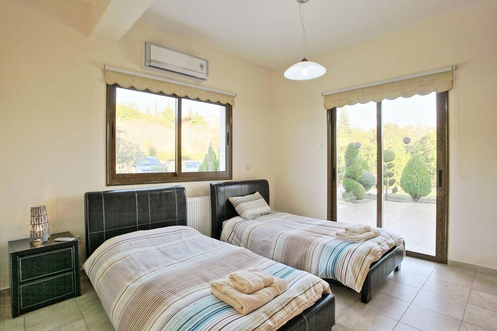 Photo of Bedroom in Pano Arodhes
