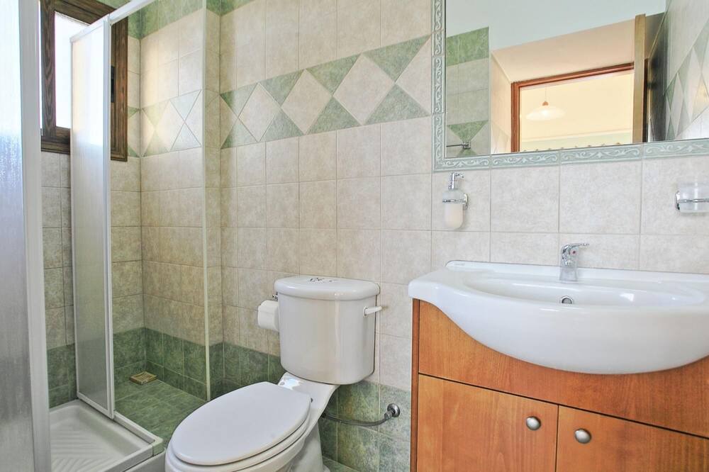 Photo of Bathroom in Pano Arodhes