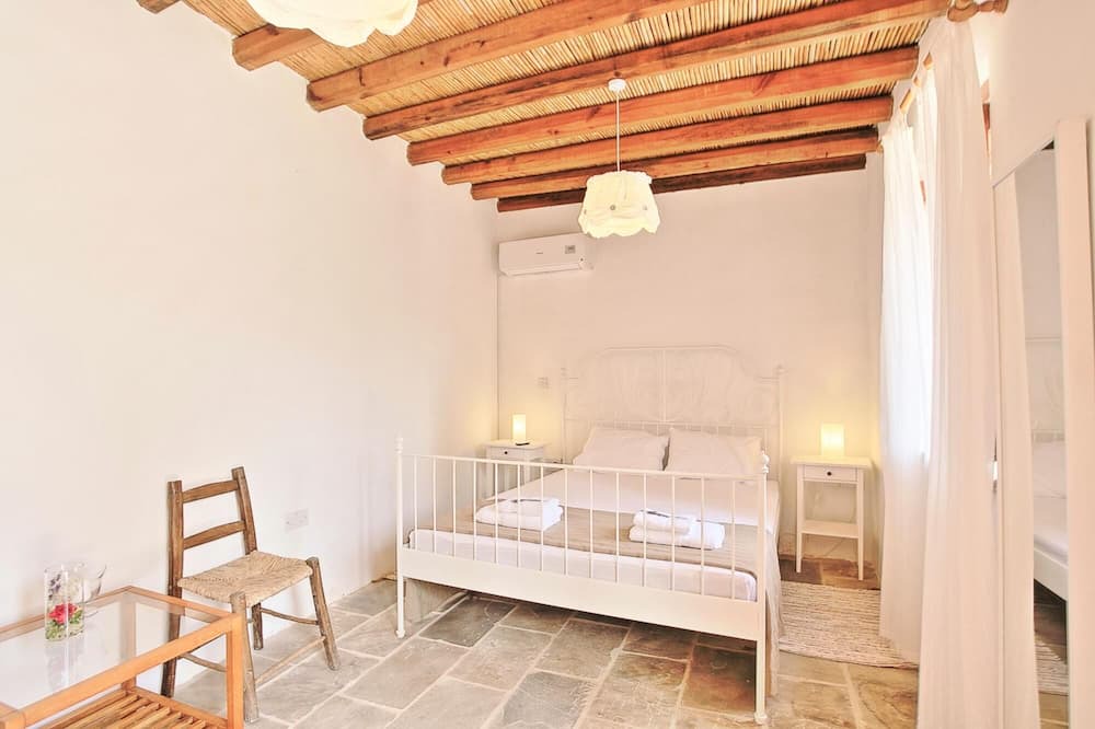 Photo of Bedroom in Droushia
