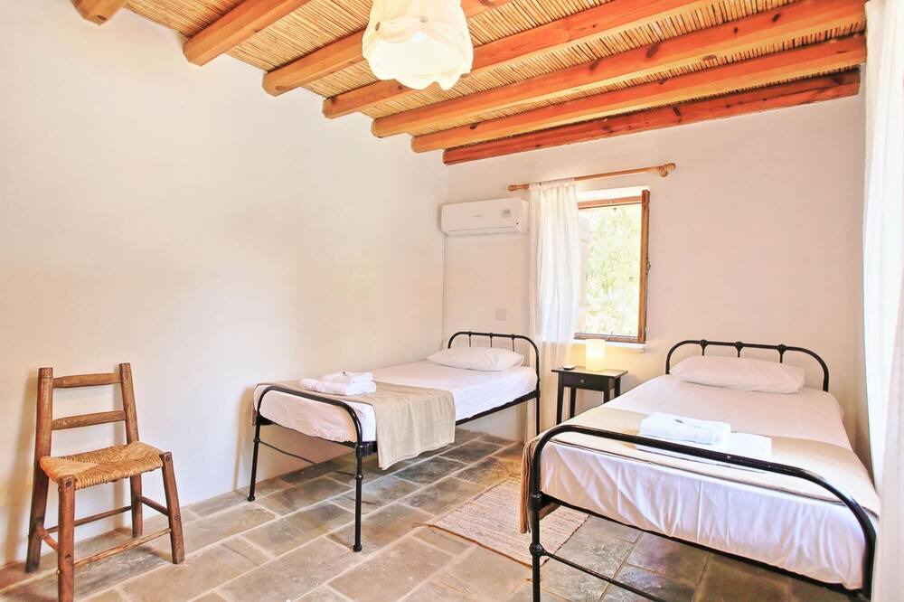 Photo of Bedroom in Droushia