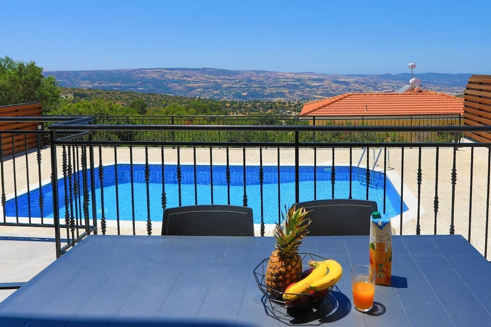 Photo of Outdoor in Meladeia