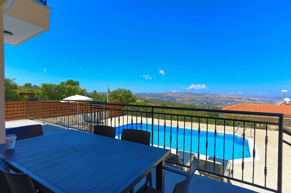 Photo of Outdoor in Meladeia