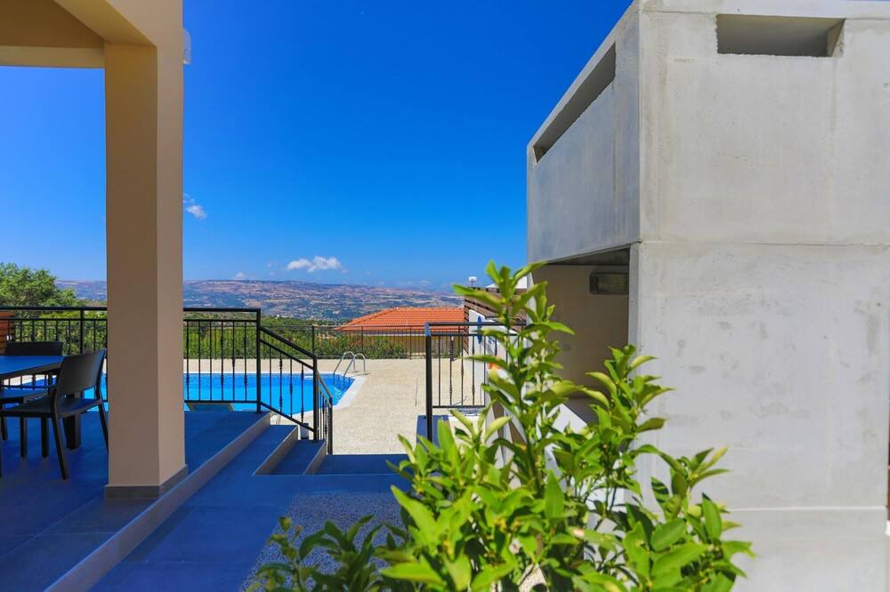 Photo of Outdoor in Meladeia