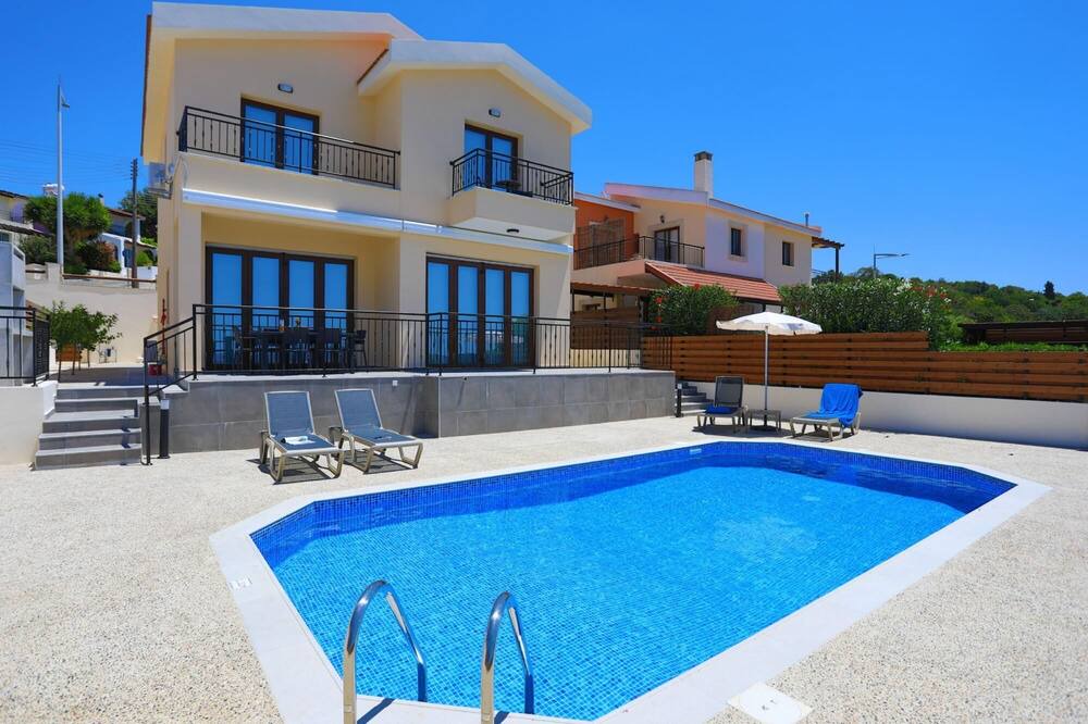 Photo of Outdoor in Meladeia