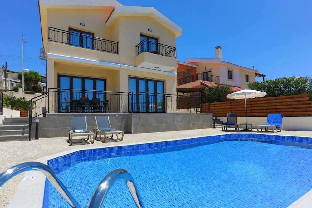 Photo of Outdoor in Meladeia