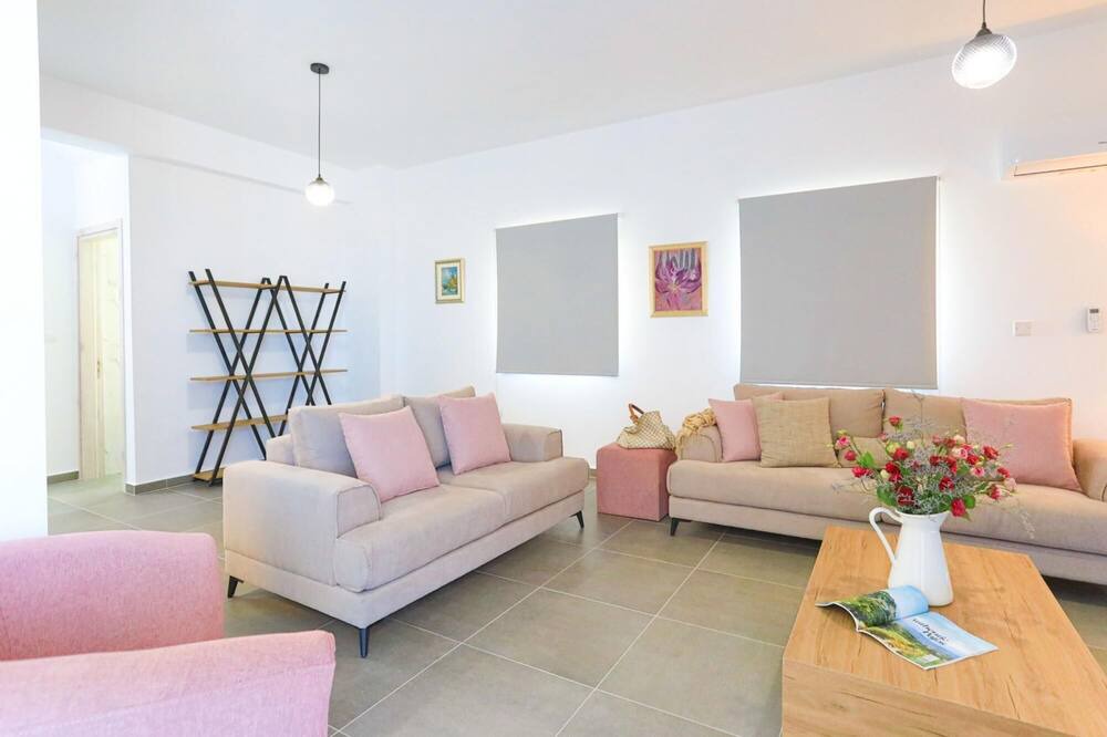 Photo of Livingroom in Meladeia