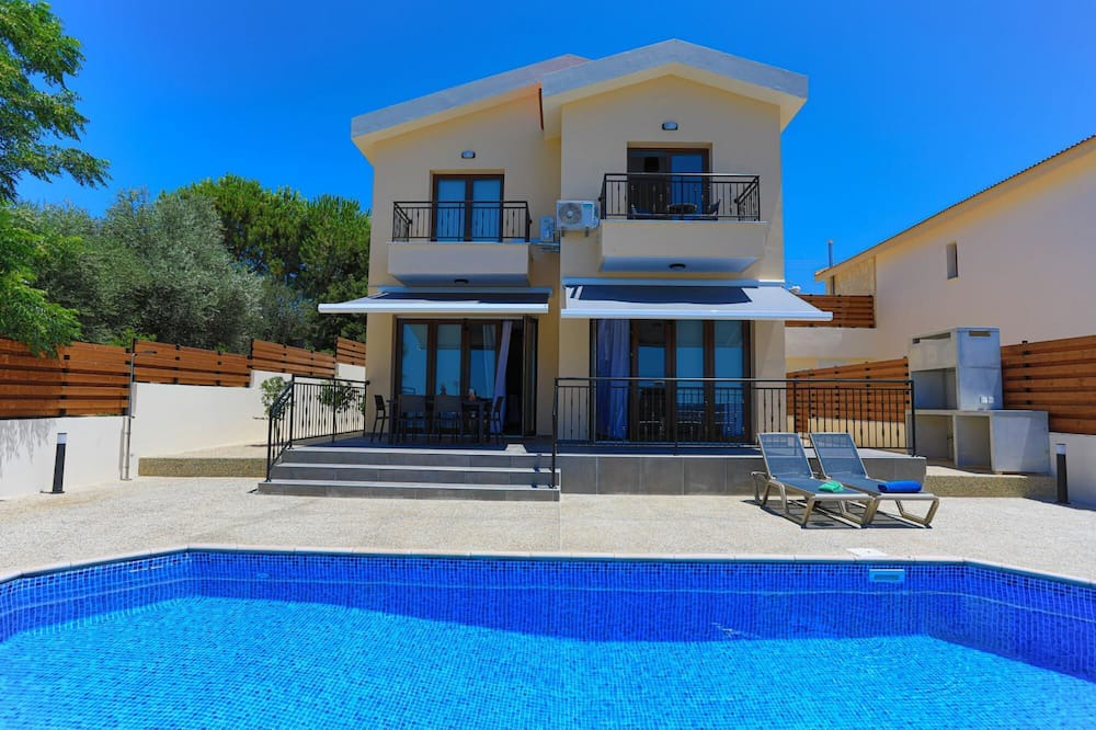 Photo of Outdoor in Meladeia