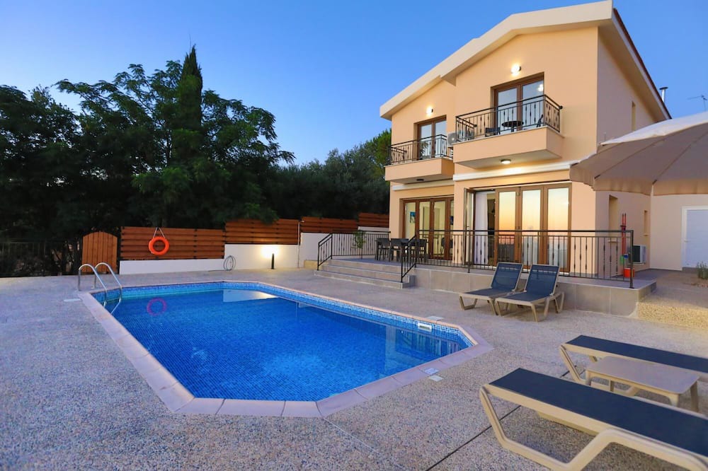 Photo of Outdoor in Meladeia