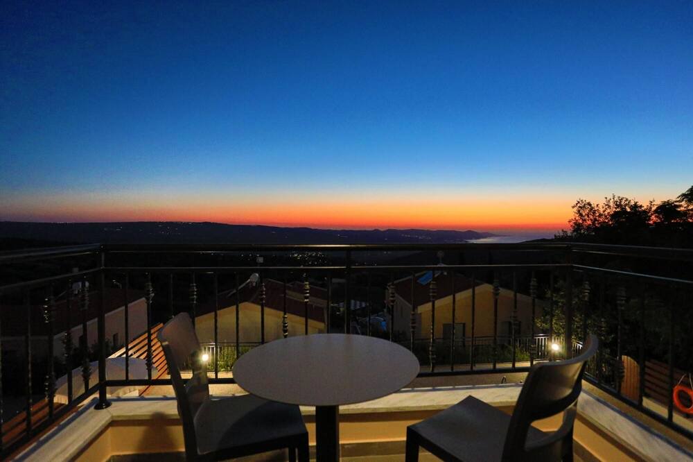 Photo of Outdoor in Meladeia