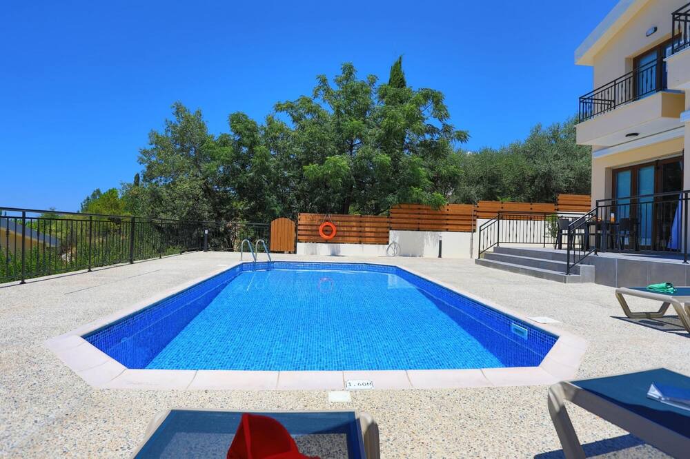 Photo of Outdoor in Meladeia