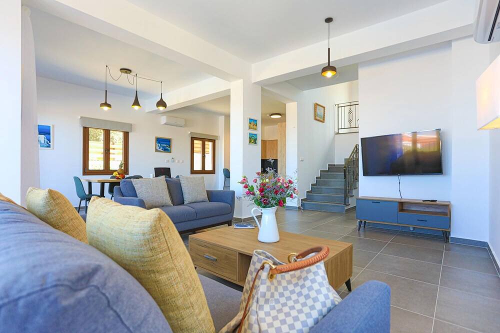 Photo of Livingroom in Meladeia