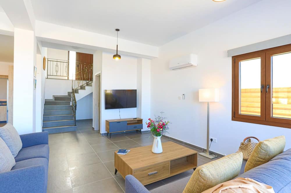 Photo of Livingroom in Meladeia