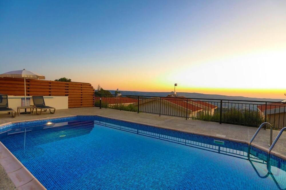 Photo of Outdoor in Meladeia