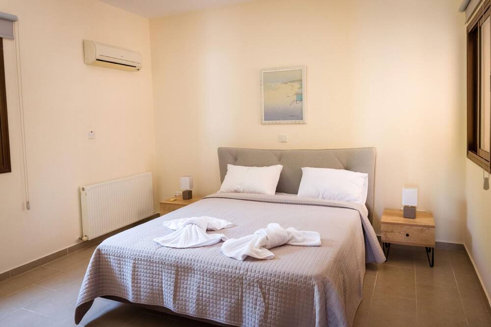 Photo of Bedroom in Meladeia