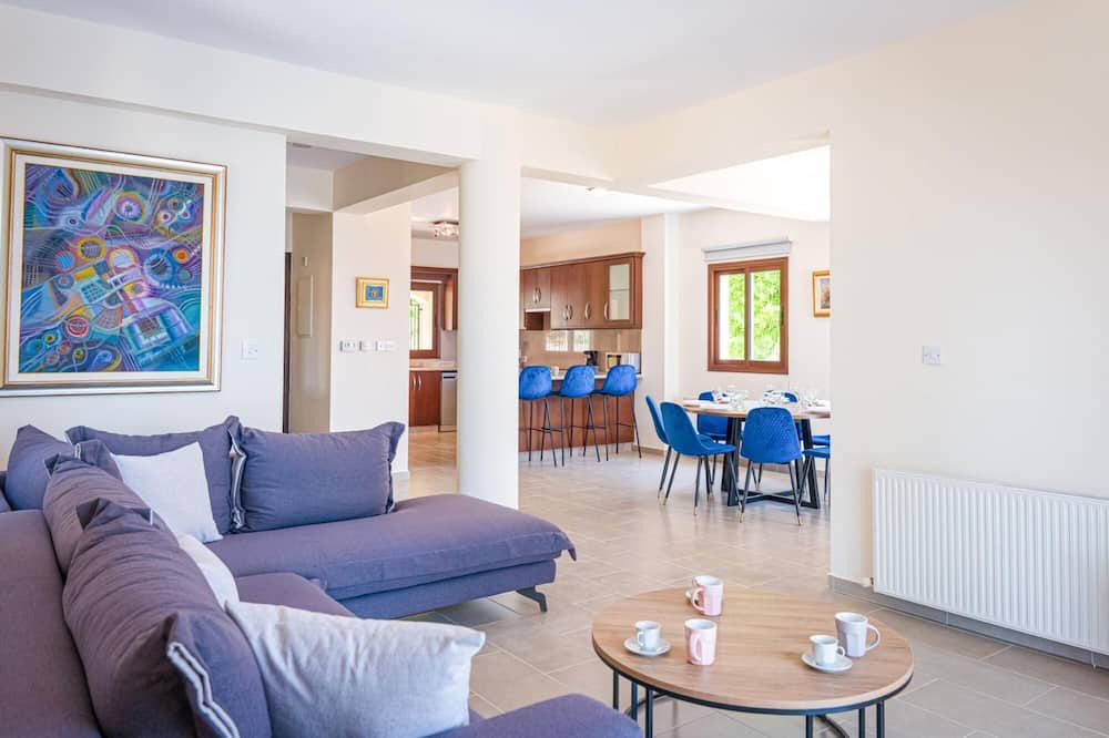 Photo of Livingroom in Meladeia