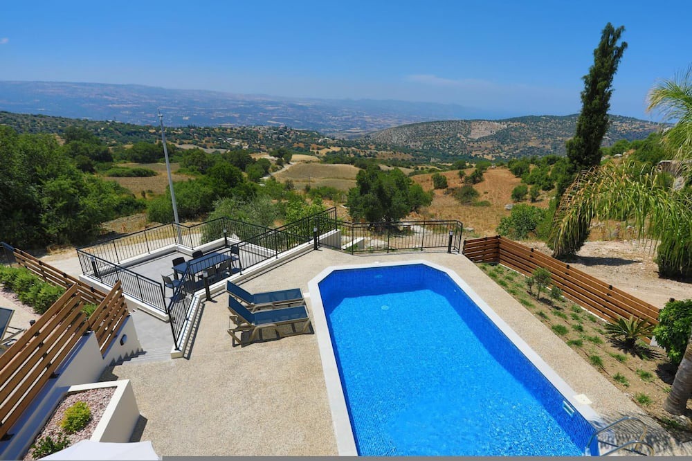 Photo of Outdoor in Meladeia