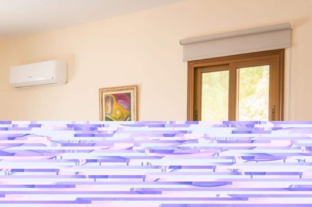 Photo of Bedroom in Meladeia