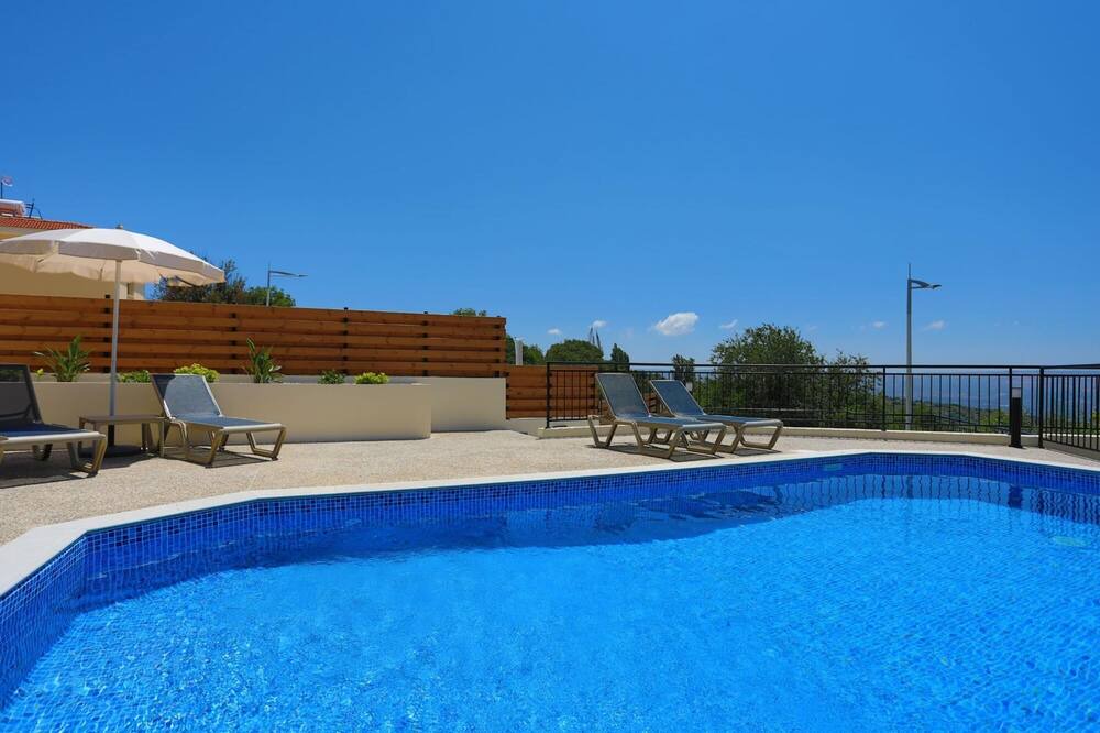 Photo of Outdoor in Meladeia