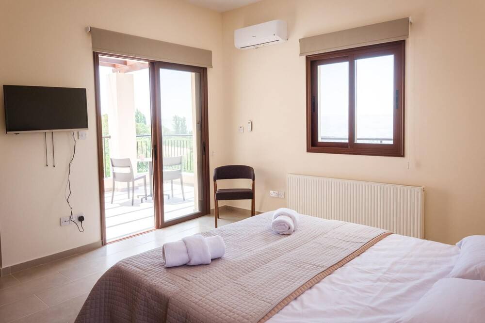 Photo of Bedroom in Meladeia