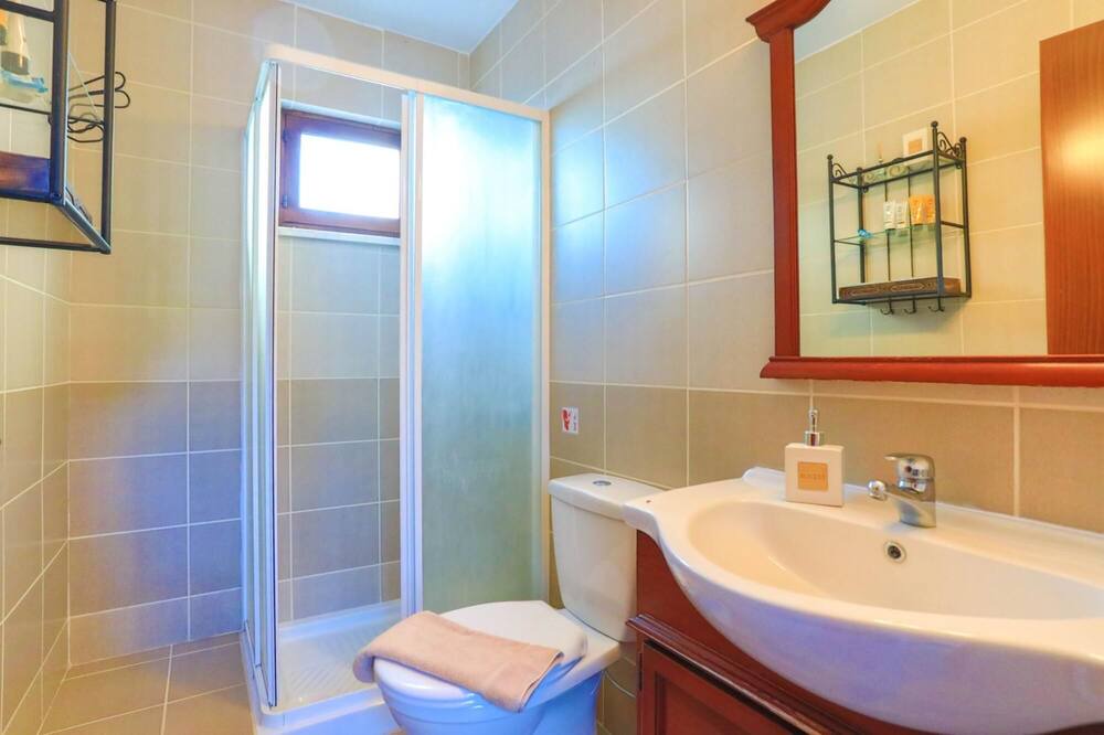 Photo of Bathroom in Droushia