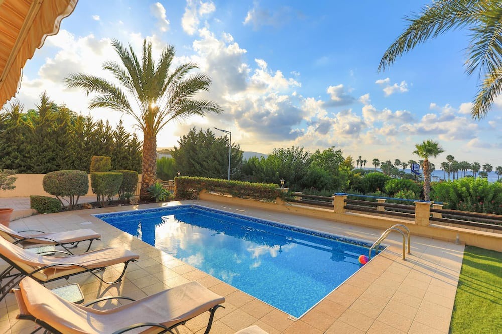 Photo of Outdoor in Latsi