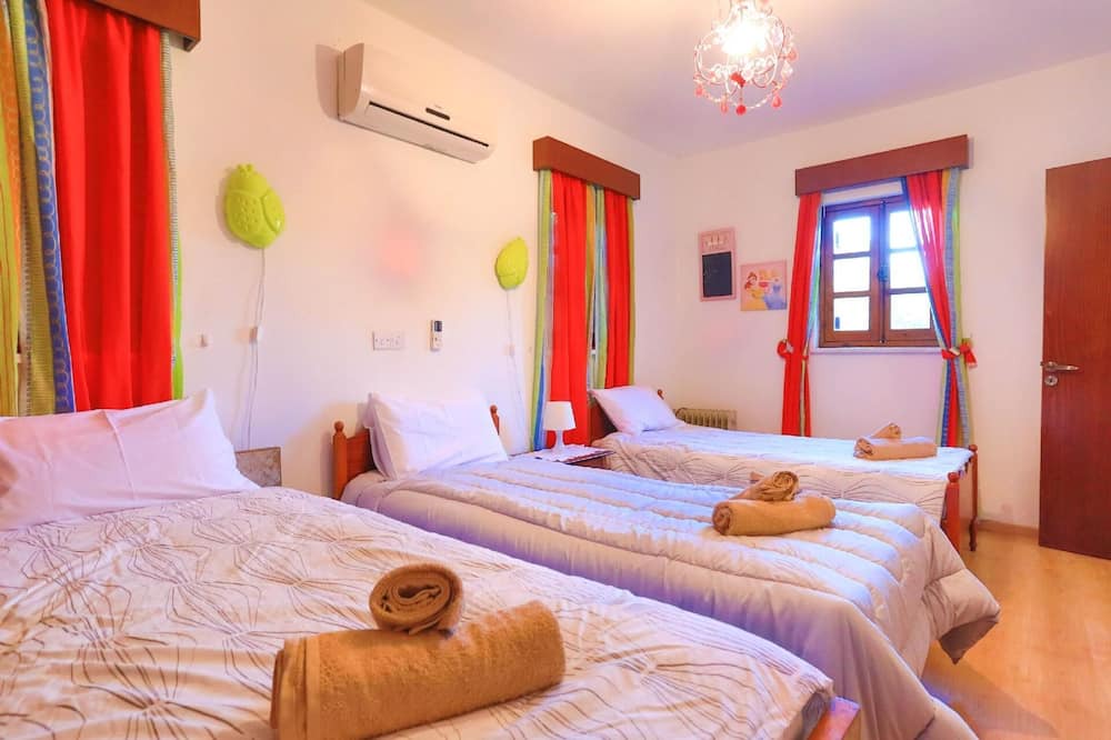 Photo of Bedroom in Droushia