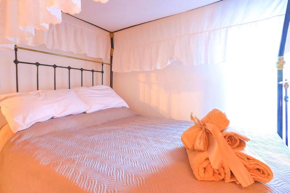Photo of Bedroom in Droushia