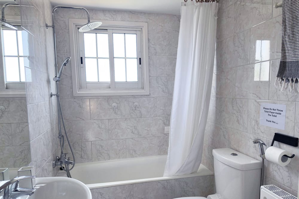 Photo of Bathroom in Moni