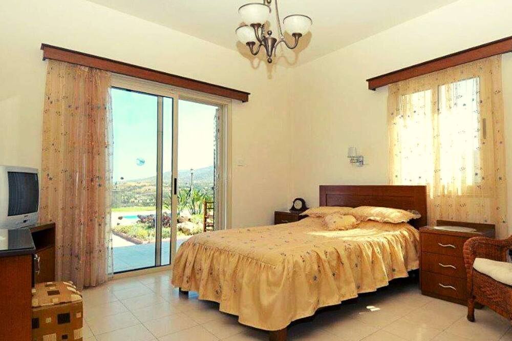 Photo of Bedroom in Pano Arodhes