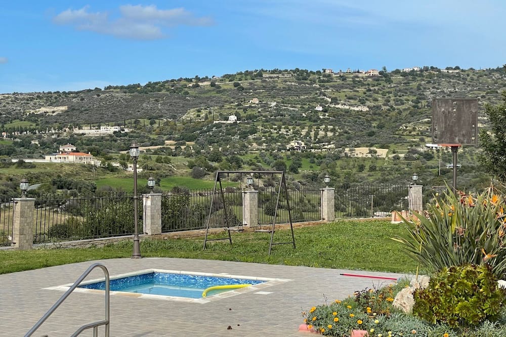 Photo of Outdoor in Pano Arodhes