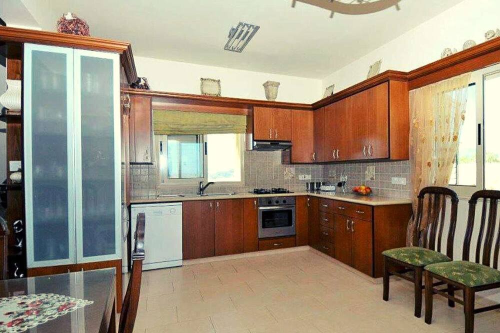 Photo of Kitchen in Pano Arodhes