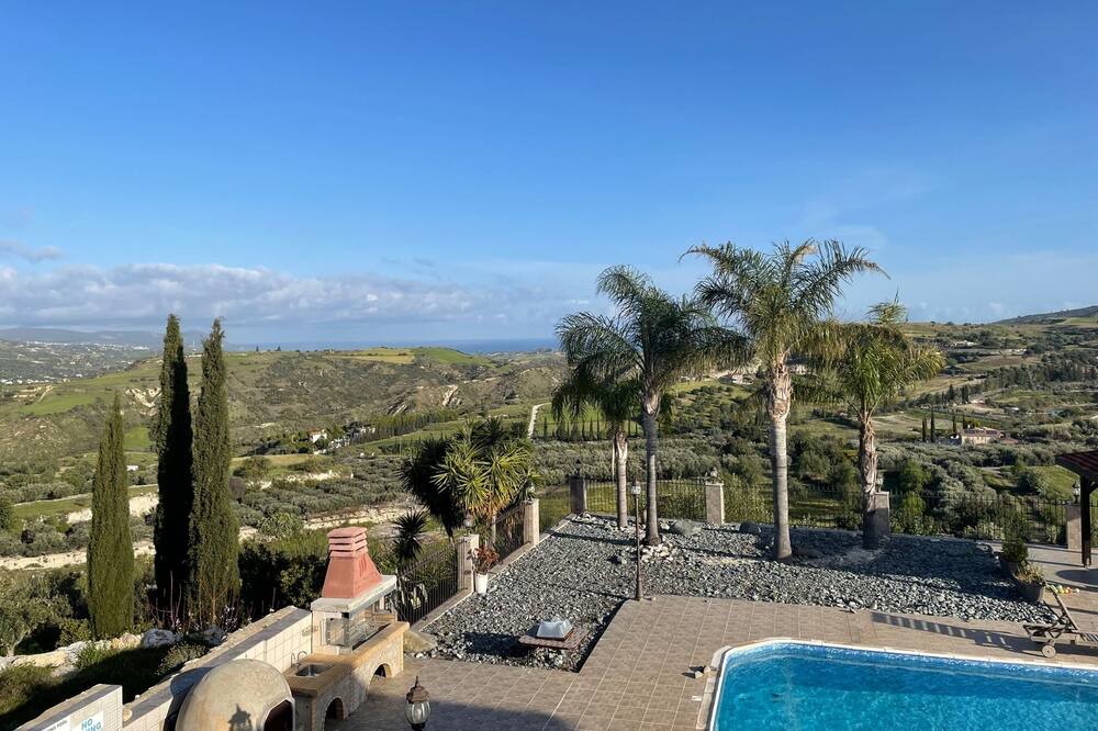 Photo of Outdoor in Pano Arodhes