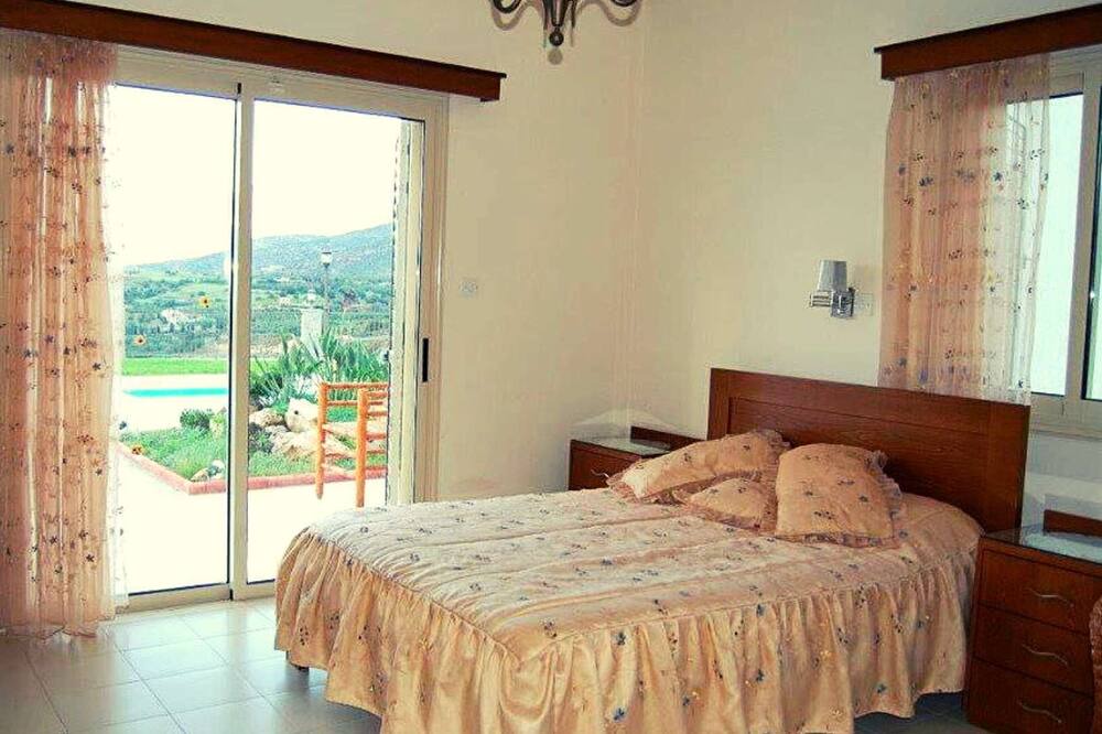 Photo of Bedroom in Pano Arodhes