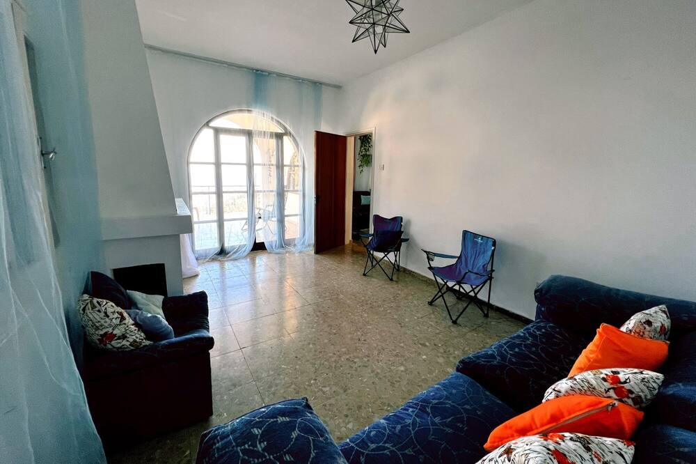 Photo of Livingroom in Kyrenia District