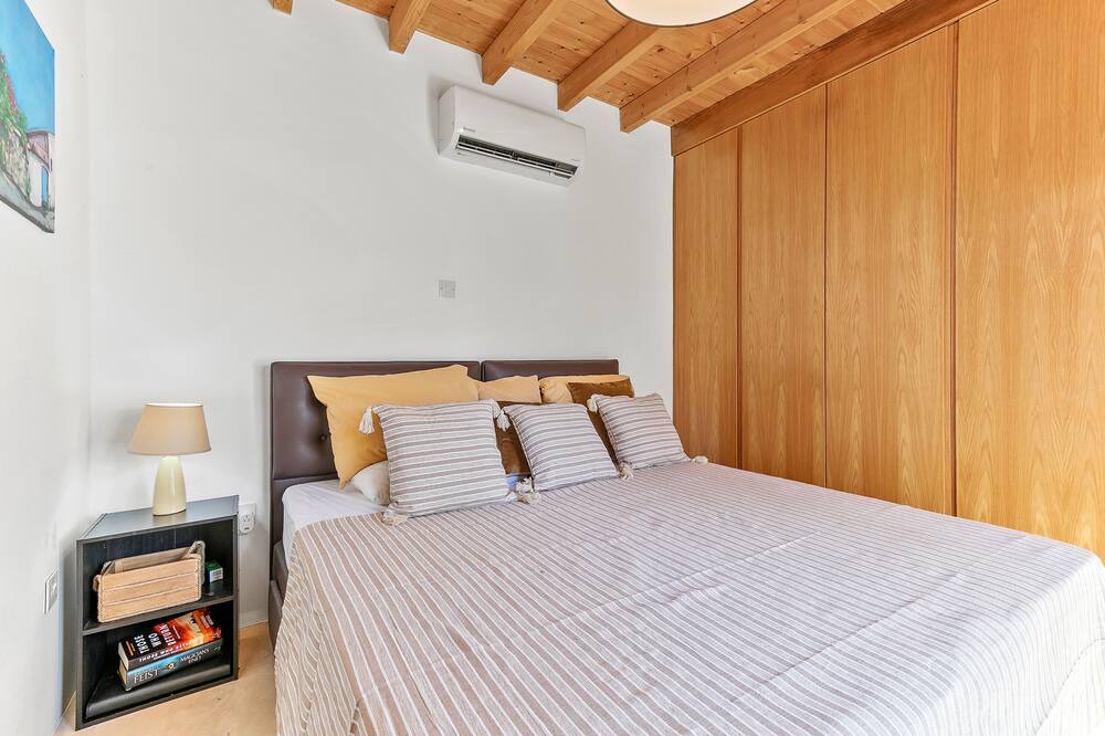 Photo of Bedroom in Emba
