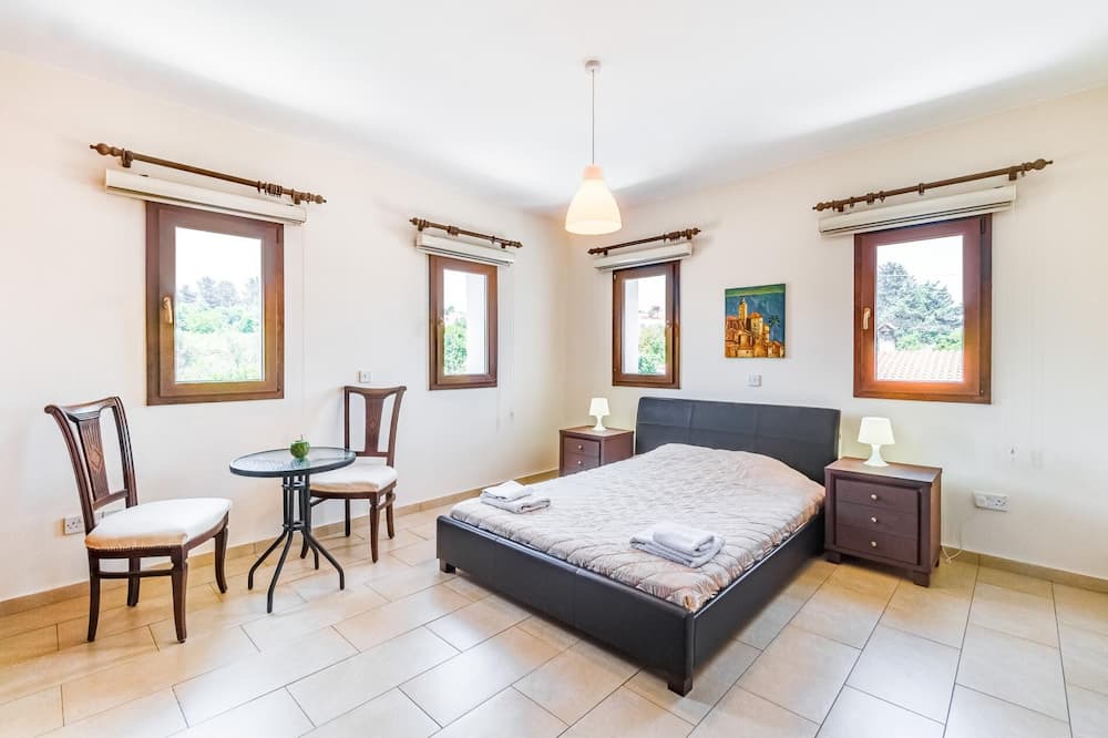 Photo of Bedroom in Droushia