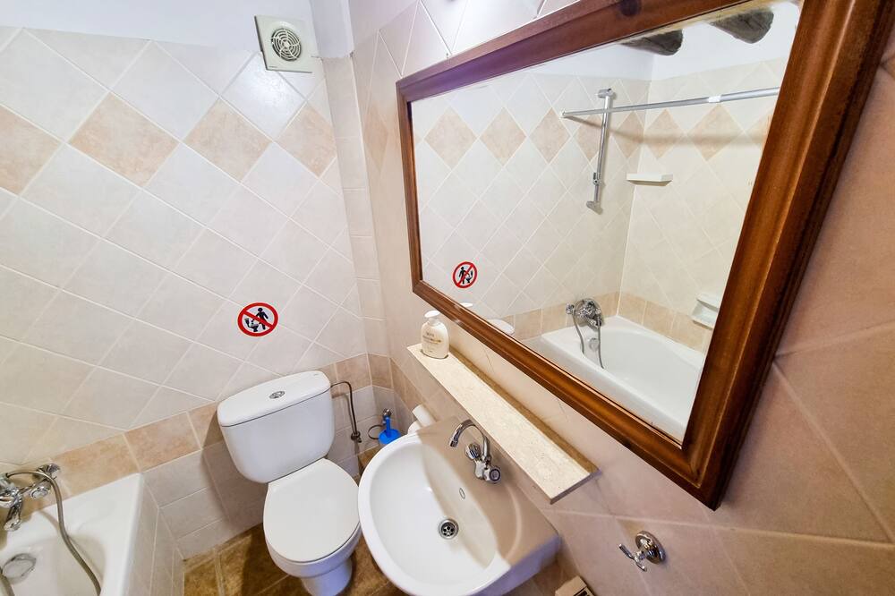 Photo of Bathroom in Skarinou