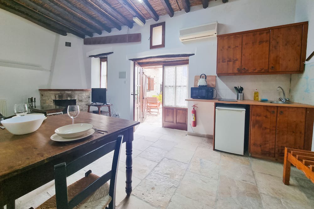 Photo of Kitchen in Skarinou