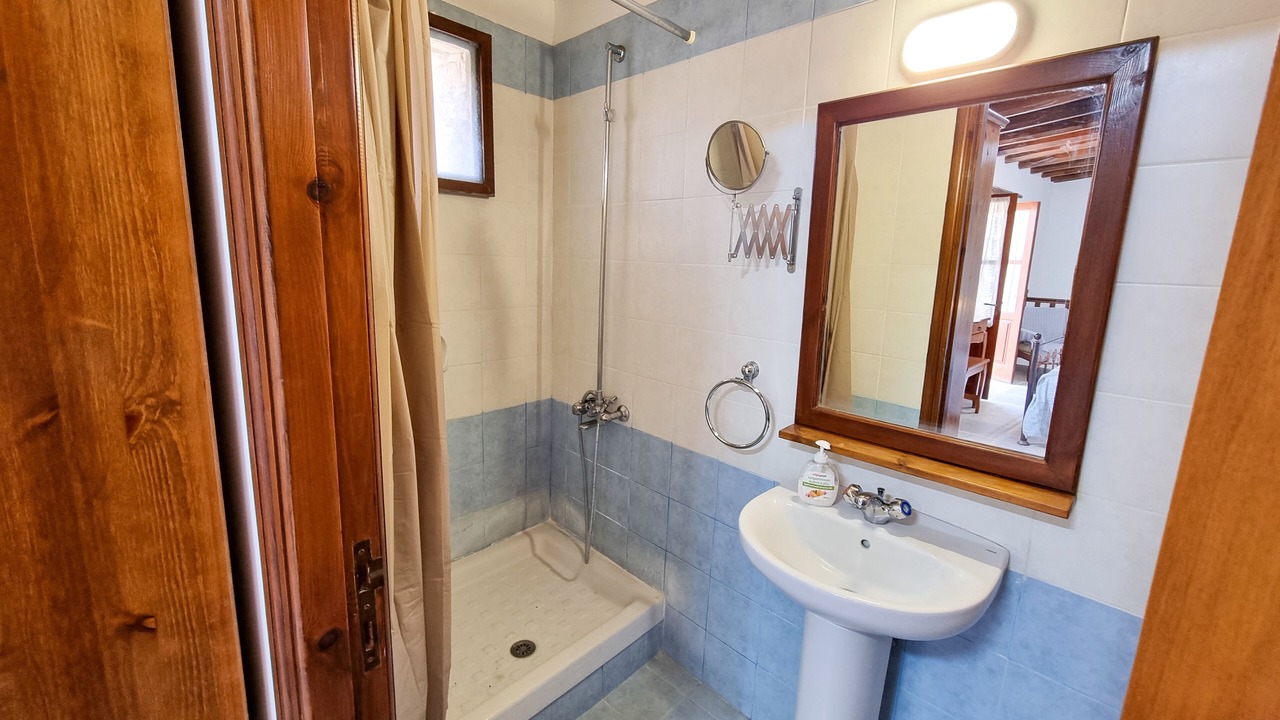 Photo of Bathroom in Skarinou